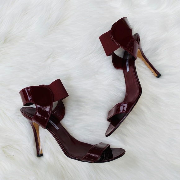 Manolo Blahnik Shoes - ⭐️SALE⭐️ Manolo Blahnik wine heels